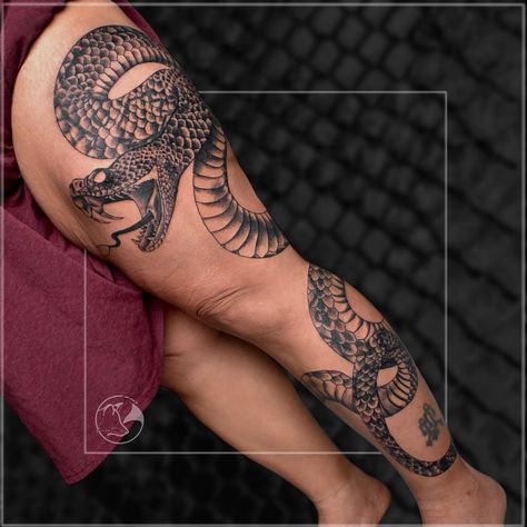 𝗙𝗢𝗫 𝗥𝗜𝗖𝗛𝗔𝗥𝗗𝗦 on Instagram: “Rattlesnake ❖ Chas didn’t complain once! Although when you’ve actually been but by a rattlesnake, getting a rattlesnake tattoo probably…” Rattlesnake Tattoo Men, Rattlesnake Tattoo, Cross Tattoo Designs, Awesome Tattoos, Wolf Tattoo, Cross Tattoo, Black And Grey Tattoos, Leg Tattoos, Tattoos For Guys