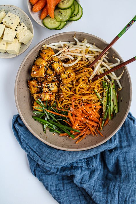 ORANGE SESAME NOODLE BOWL - Plant Based Relationship Sesame Noodle, Noodle Bowls Recipes, Dried Tofu, Julienned Carrots, Sesame Noodles, Butter Rice, Spaghetti Noodles, Extra Firm Tofu, Fried Tofu