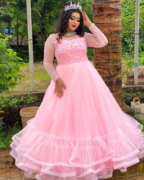 Long Frocks For Women, Long Anarkali Dress, Full Sleeve Gowns, Net Gown, Net Gowns, Butterfly Net, Long Gown Design, Princess Dress Kids, Designer Gown