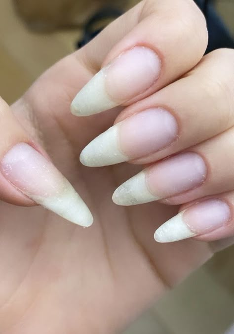 Grimes Nails, Long Healthy Nails Natural, Manifest Desired Appearance, Nature Wallpaper Home, Desired Body Affs, Makeup Aesthetic Natural, Popularity Subliminal, Manifesting Subliminals, Coffin Ombre