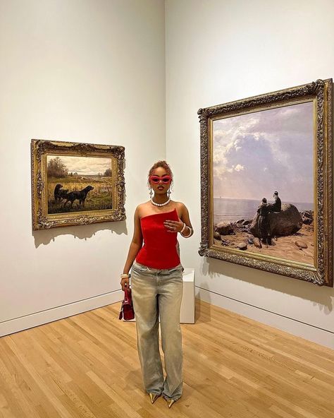 Pakaian Hipster, Art Gallery Outfit, Jeans Heels Outfit, Museum Outfit, Classy Streetwear, Jeans With Heels, Heels Outfits, Tomboy Outfits, Mode Inspo