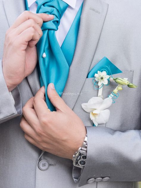 Couleurs de mariage tendance 2015                                                                                                                                                                                 Plus Blue Tux Wedding, Groom Tux, Light Grey Suits, Wedding Gifts For Men, Victoria Wedding, Groom Tuxedo, Turquoise Wedding, 2015 Trends, Bleu Turquoise