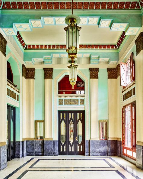 Art Deco Lobby, Havana, Cuba, 2014 David Burdeny, What Is Art Deco, Art Deco Lobby, Interior Art Deco, Arte Art Deco, Art Deco Interior Design, Streamline Moderne, Art Deco Buildings, Chrysler Building