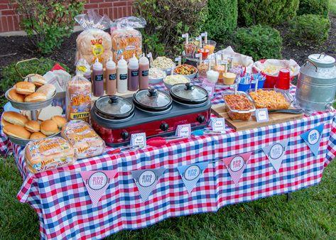 Cheese Burger Bar, Bbq Burger Bar, Birthday Burger Bar, 4th Of July Burger Bar, Diy Burger Bar, Hamburger Toppings Bar, Build Your Own Burger Bar Ideas, Burger Party Ideas Food Bars, Hamburger Bar Ideas