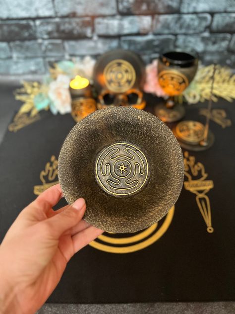 Hecate goddess offering bowl altar Witch home decor Altar Altar attributes tool Gift Witchcraft Handmade от EsotericUA на Etsy Hecate Alter Ideas, Alter For Hecate, Altar For Hecate, Hecate Shrine, Hecate Offering Jar, Lilith Sigil, Witch Home Decor, Hecate Goddess, Goddess Decor