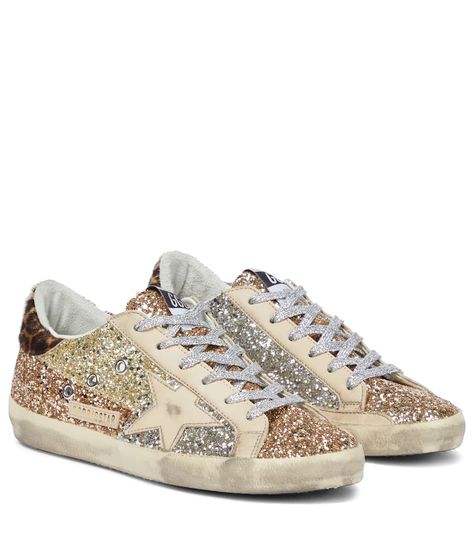 Golden Goose Glitter, Golden Goose Boots, Golden Goose Sneakers Outfit, Brand Sneakers, Golden Goose Sneakers, Shoe Inspo, Golden Goose Shoes, Golden Goose Deluxe Brand, Stockholm Fashion