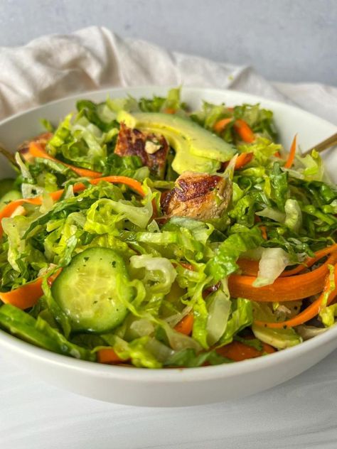 Kourtney Kardashian Salad - The Modern Nonna Kourtney Kardashian Salad Recipe, Kardashians Salad Recipe, Kardashians Salad, Kourtney Kardashian Salad, Kardashian Salads Recipes, Kardashian Salad, Kardashian Salads, Fiber Meals, The Modern Nonna