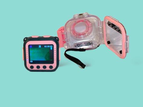 Waterproof Pink Digital Camera GoPro. Works. by Piddlinpixie on Etsy Pink Digital Camera, Flip Cell Phones, Flip Camera, Video Travel, Vintage Film Camera, Pretty Shoes Sneakers, Waterproof Camera, Photo Camera, Outdoor Camera