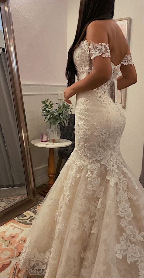 Spaghetti Strap Lace Mermaid Wedding Dress, Wedding Dresses Baddie, Candle Wedding Aisle Decor, Mermaid Wedding Dress Off The Shoulder, Mid Wedding Dress, Beige Wedding Dress Champagne, Romantic Off The Shoulder Wedding Dress, Wedding Dresses Plus Size Mermaid, Latina Wedding Dress