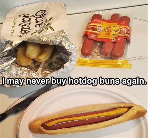 Funny Memes Leaking of LOLs (25 Plus Memes) - Funny Gallery Olive Garden Breadstick, Breadsticks Easy, Olive Garden Breadsticks, Funny Food Memes, Bread Sticks Recipe, Food Memes, Hot Dog Recipes, Olive Gardens, Olive Garden