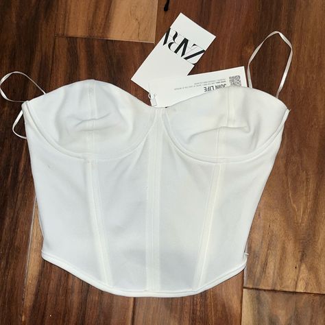 Xs White Zara Corset, New With Tag, Zips On Left Side Cute Corset Tops, White Tube Top, White Corset Top, Top Corset, Sock Outfits, Cute Dress Outfits, White Corset, Zara White, Simple Trendy Outfits