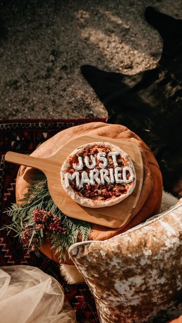 Flora Gibson on Instagram: "My last wedding of the year with Sheri and Nick. From the lady bugs surrounding Sheri in the forest to the pizza and cannoli picnic and Etta James on the beach it was so uniquely magical and them. Thanks so much for letting me be a part of it. #pointreyeswedding #sweitzerfarmwedding #mendocinowedding #mendocinoelopement #mendocinoelopementphotographer #pointreyesphotographer #marinwedding #bigsurelopement #bigsurphotographer #rfpotd #wildelopements" Wedding Pizza Oven, Pizza Bar For Wedding, Pizza After Wedding, Brick Oven Pizza Wedding, Pizza And Pasta Wedding Buffet, Pizza Oven Wedding, Pizza Decoration Ideas, Wood Fire Pizza Wedding, Pizza Party Wedding Reception