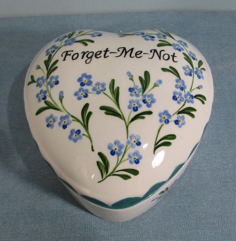 Forget Me Not Pottery, Forget Me Not Ceramic, Painting Jars, Box Pottery, Book Aesthetics, China Painting, Vintage Dishes, Wood Rings, Pottery Painting