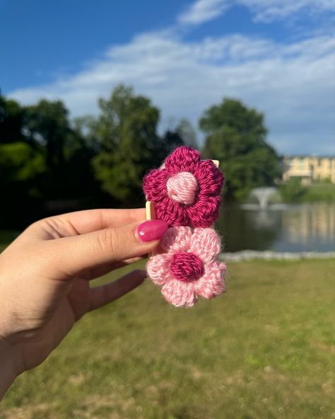 the smaller flower flips are such a cute accessory for half up half down looks. I’m so obsessed with them and get so many compliments when I wear one out! Some of these have already sold but I have a few left on my etsy and will be adding more soon! 🥰 thank you guys so much for all the support and love, it means the world to me 🥹 shop the link in bio! 🫶🏼✨ #crochet #crochetideas #crochetclip #crochetartist #etsyseller #etsyshop #trending #summertrends #summerstyle Half Up Half Down, Half Up, Flower Clip, Summer Trends, Small Flowers, I Shop, Etsy Seller, Etsy Shop, Crochet