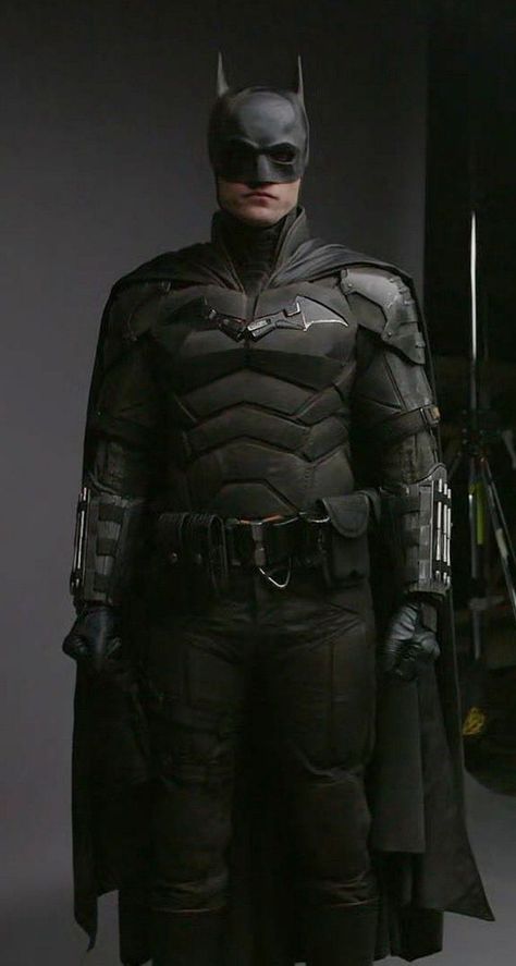 Robert Pattinson Batman Suit, Robert Pattinson Batman Costume, Batman Costume Design, Batman Begins Suit, Batman Suit Design, The Batman Suit, The Batman Costume, Batman Pattinson, 2022 Batman