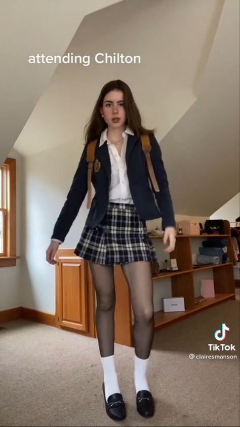 Outfits For School Uniform, Private School Uniforms, Acubi Fashion, Fashion Coquette, Outfit Elegantes, School Uniform Fashion, School Uniform Outfits, Outfits For School, Estilo Preppy