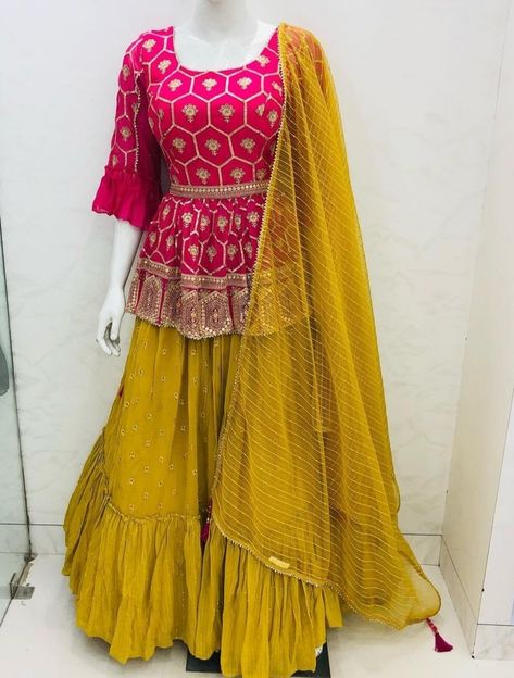 Haldi Dress Pink Yellow, Haldi Garara Design, Haldi Dress Garara, Haldi Gharara Dress, Yellow Gharara For Haldi, Haldi Special Dress, Garara Pattern, Garara Dress, Haldi Dress