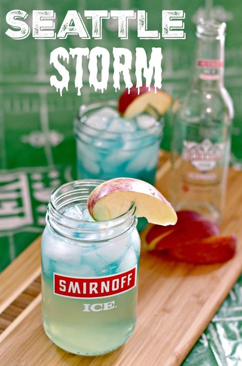 Seattle Storm Cocktail – A Smirnoff Ice FANtail. A wonderful and delicious beverage to enjoy while tailgating this football season. Smirnoff Ice Recipes, Smirnoff Ice Cocktails, Washington Apple Drink, Smirnoff Recipes, Washington Apple, Apple Drinks, Slushie Recipe, Smirnoff Ice, Cocktail Serving