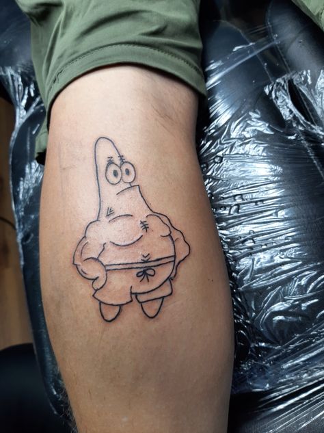 Patrick Star Tattoo Design, Patrick Star Tattoo, Patrick Tattoo, Unforgettable Tattoo, Bob Sponge, No Regrets Tattoo, Chaotic Energy, Star Tattoo Designs, Tattoo Fails