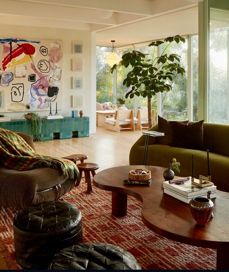 Pollo Tropical, Vogue Home, Colorful Interior, Interior Design Advice, Mid Century Living Room, Vogue Australia, Dream House Interior, Living Room Inspo, Eclectic Home