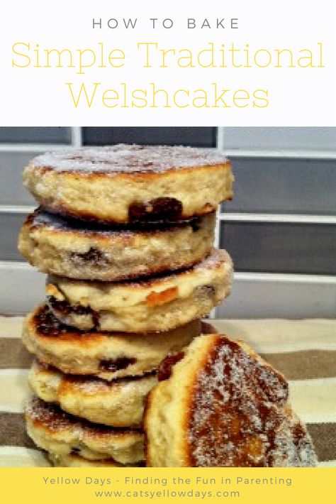 Welch Cakes, Simple Brunch Recipes, Welsh Cakes Recipe, Mini Omelets, Simple Brunch, Tarte Tatin Recipe, Welsh Cakes, Berry Scones, Welsh Recipes