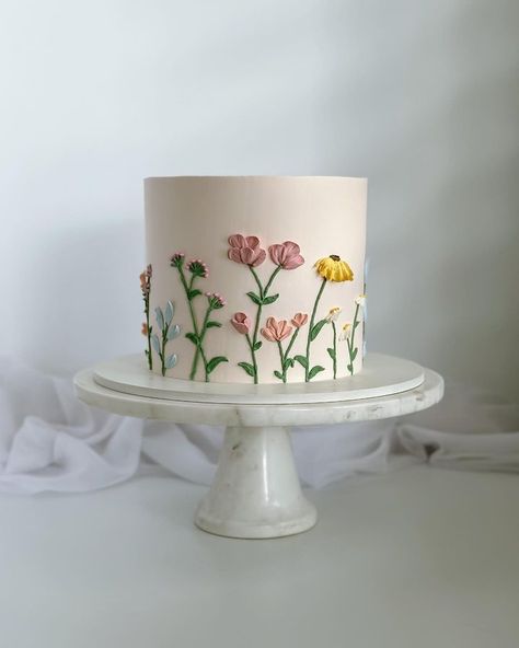 June l Cake Decorating Instructor (@bloomsbyjune) • Instagram photos and videos