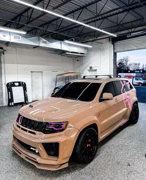 Hellcat Jeep, Luxury Jeep, Srt Trackhawk, Jeep Trackhawk, Jeep Grand Cherokee Trackhawk, Srt Jeep, Car Life Hacks, Jeep Grand Cherokee Srt, Modern Muscle Cars