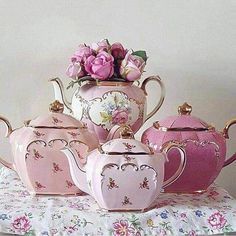 Decoration Shabby, Pretty China, Tanah Liat, Teapots And Cups, China Tea Cups, Tickled Pink, Tea Cups Vintage, China Patterns, Shabby Vintage