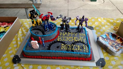 Transformers cake Transformer Birthday Cake, Transformers Cake Ideas, Rescue Bots Birthday Party Cake, Transformer Cakes For Boys, Transformers Birthday Cupcake Cake, Bumble Bee Cake Transformers, Transformers Birthday Cake Diy, Rescue Bots Birthday Party, Transformers Birthday Cake