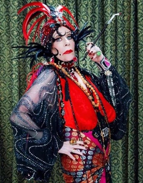 Norma Desmond, Celebrity Smokers, Mata Hari, Carol Burnett, Ann Margret, Hippie Look, Bob Mackie, Hollywood Legends, Vintage Tv