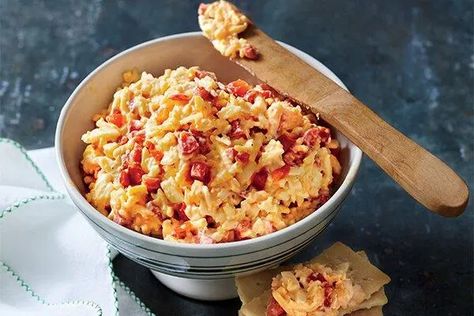 Baked Pimento Cheese, Southern Appetizers, Pimento Cheese Recipe, Pimento Cheese Dip, Pimento Cheese Sandwiches, Homemade Pimento Cheese, Classic Southern Recipes, Pimento Cheese Recipes, Breakfast Party Foods