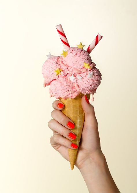 Personal shot of a hand holding Pink Ice Cream. Food stylist Peta O Brien Mini Pancake Bar, Ice Cream Board, Holding Ice Cream, 80s Food, Photoshoot Campaign, Pancake Bar, Typography Photoshop, Cafe Photo, Cream Photography