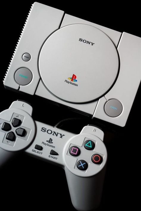 Playstation 1 Aesthetic, Sony Design, Monochrome Aesthetic, Setup Gamer, Playstation Store, Playstation Consoles, Video Game Rooms, Playstation 1, Kings Game