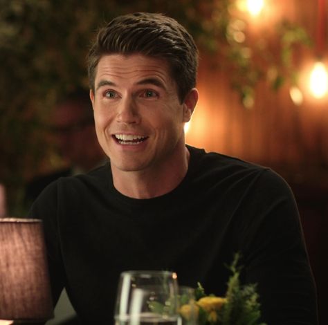 Robbie Amell The Babysitter, Robbie Ammel, Ray Manchester, Berry Allen, Daemon Black, Lauren Smith, Robbie Amell, The Hating Game, Stephen Amell Arrow