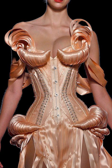 Jean Paul Gaultier Couture #PurelyInspiration Jean Paul Gaultier Haute Couture, Hussein Chalayan, Diy Vetement, Couture Runway, Paul Gaultier, Couture Collection, Corsets, Jean Paul, Jean Paul Gaultier