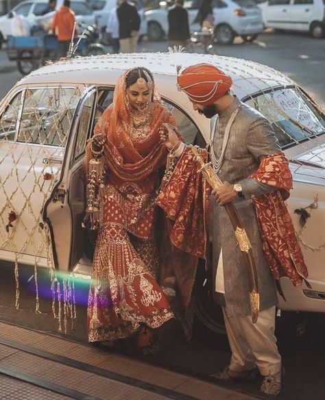 Indian Art And Culture, Wedding Suits For Bride, Sikh Wedding Photography, Sikh Bride, Wedding Lookbook, Punjabi Couple, Punjabi Bride, Indian Wedding Inspiration, Wedding Couple Poses Photography