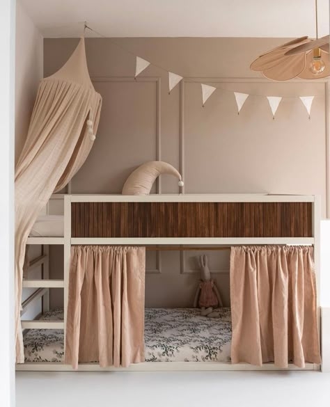 Ikea Room Kids Girl, Ikea Beds For Kids, Ikea Bed Diy, Ikea Bunk Bed Hack, Cama Ikea Kura, Bunk Bed Hacks, Kura Bed Hack, Ikea Bunk Bed, Wisteria Cottage