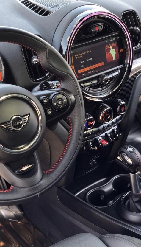 Mini Cooper Aesthetic Interior, Mini Cooper Aesthetic, Mini Cooper Wallpaper, Mini Aesthetic, Girls Driving, Girly Car Accessories, Car Deco, Mini Copper, Mini Cooper Countryman