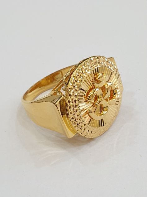 Jents Rings Gold, Men's Rings Gold Indian, Mens Jewelry Bracelet Silver, Gents Rings, Latest Gold Ring Designs, Hanuman Video, Mens Ring Designs, Antique Gold Rings, Gold Earrings For Men