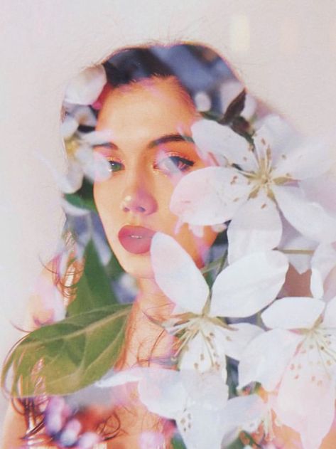 floral double exposure film camera photography aesthetic Film Photography Double Exposure, Polaroid Double Exposure Ideas, Double Exposure Flowers, Blue Flowers Photoshoot, Flower Double Exposure, Double Exposure Film, Double Exposure Portrait, Film Camera Photography, Double Exposure Photography