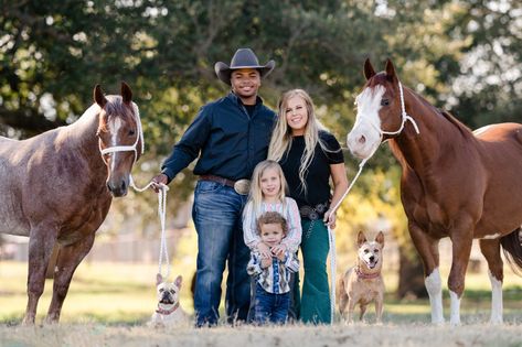 Horse Engagement Photos, Hawk Spirit Animal, Western Family Photos, Stephenville Texas, Horse Photography Poses, Pictures With Horses, Western Photo, Senior Photography Poses, Farm Pictures