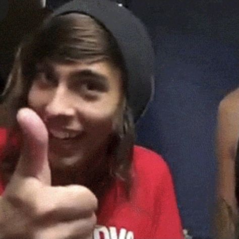 Ptv Matching Icons, Piece The Veil Band, Pierce The Veil Vic Fuentes, Ptv Pfps, Pierce The Veil Matching Pfp, Ptv Matching Pfps, Vic Fuentes Icons, Vic Fuentes Hot, Vic Pierce The Veil