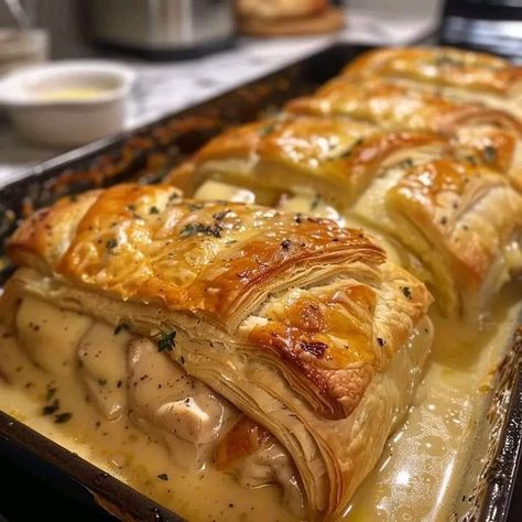 chef Jacques Pépin 🍝🍛 | Chicken Wellingtons | Facebook Chicken Wellington, Chicken And Pastry, American Foods, Grandma Cooking, Chef Gordon, Chef Gordon Ramsay, Jacque Pepin, Chicken Base, Gordon Ramsay