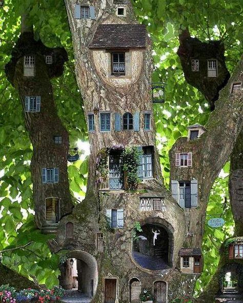 Trädkoja :) Beautiful Tree Houses, Casa Hobbit, Fairy Tree Houses, Cool Tree Houses, Faeries Gardens, Fairy Tree, Gnome House, Fairy Garden Houses, Fairy Doors