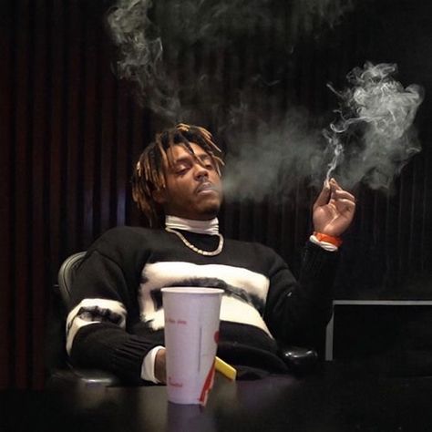 Gone but never forgotten. 🖤 🕊️ Juice Wrld Lyrics, Hoops Aesthetic, Best Rapper Ever, Juice Rapper, Just Juice, Chemical Equation, Freestyle Rap, True Legend, Art Jokes