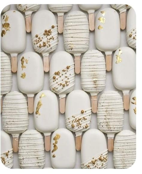 White And Gold Sweets Table, White Cake Pops With Gold, White And Gold Treats Dessert Tables, Black And Gold Cakesicles, White And Gold Cakesicles, Fancy Cake Pops, Gold And White Cake, Bridal Shower Treats, White Cake Pops