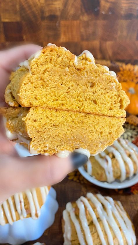 Levain Fall Cookie Recipe, Pumpkin Nyc Cookies, Large Drop Cookies, Levain Cookie Flavors, Bakery Style Pumpkin Cookies, Gourmet Bakery Recipes, Giant Pumpkin Cookies, Levian Pumpkin Cookies, Christina Tosi Cookies