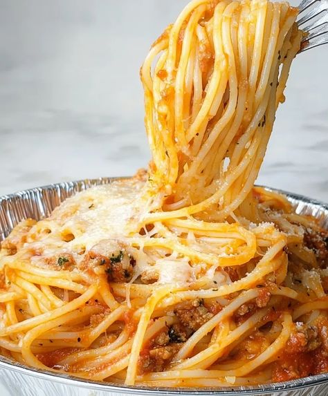 Million Dollar Spaghetti Recipe - avarecipes.com Million Dollar Spaghetti Recipe, Creamy Cheesy Pasta, Cheesy Pasta Bake, Million Dollar Spaghetti, Ricotta Pasta, Spaghetti Recipe, Cheesy Pasta, Baked Spaghetti, Spaghetti Recipes