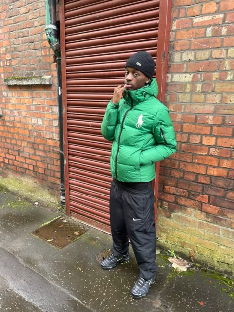 Rapper Fit Pics, Black Track Jacket Outfit, Uk Streetwear Men, Arcteryx Jacket, Guys Fashion Swag, Sporty Outfits Men, Mens Inspo, Uk Streetwear, Track Pants Outfit