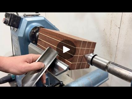 Woodturning Bowls, Woodturning Videos, Diy Table Lamp, Woodturning Ideas, Woodturning Art, Turned Art, Woodworking Lathe, Wood Turning Lathe, Turning Projects